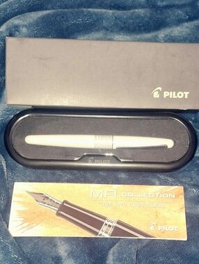 Pilot Metropolitan White Fountain Pen with Case